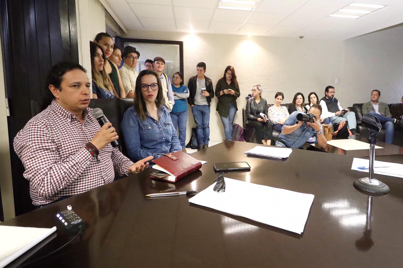 Gremio cultural tiene acercamiento con el diputado federal Hirepan Maya