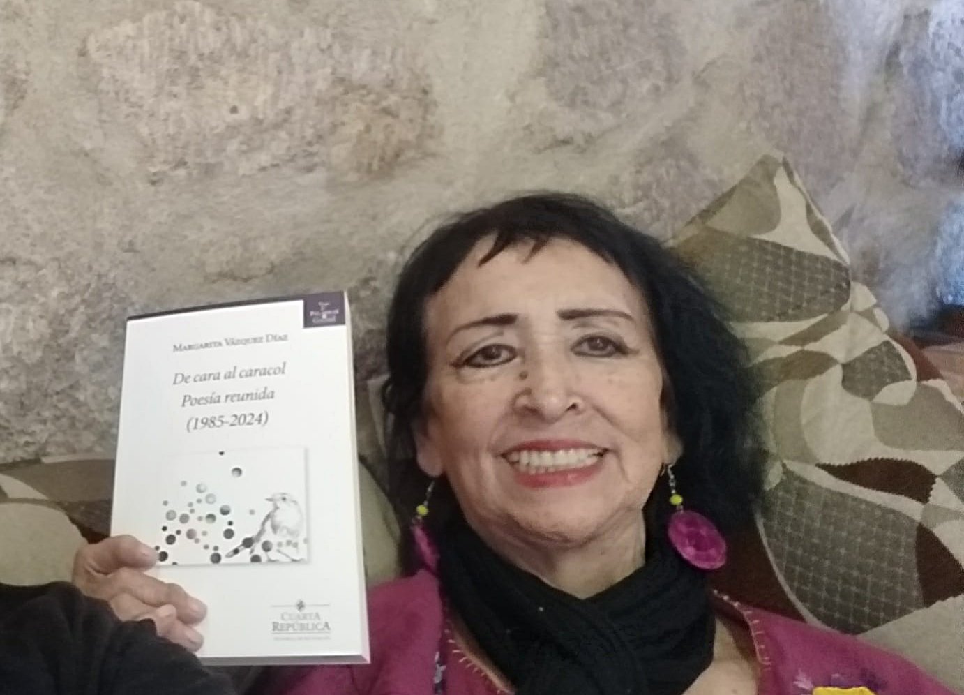 DESHOJANDO MARGARITAS: Un acercamiento a la poeta Margarita Vázquez Díaz