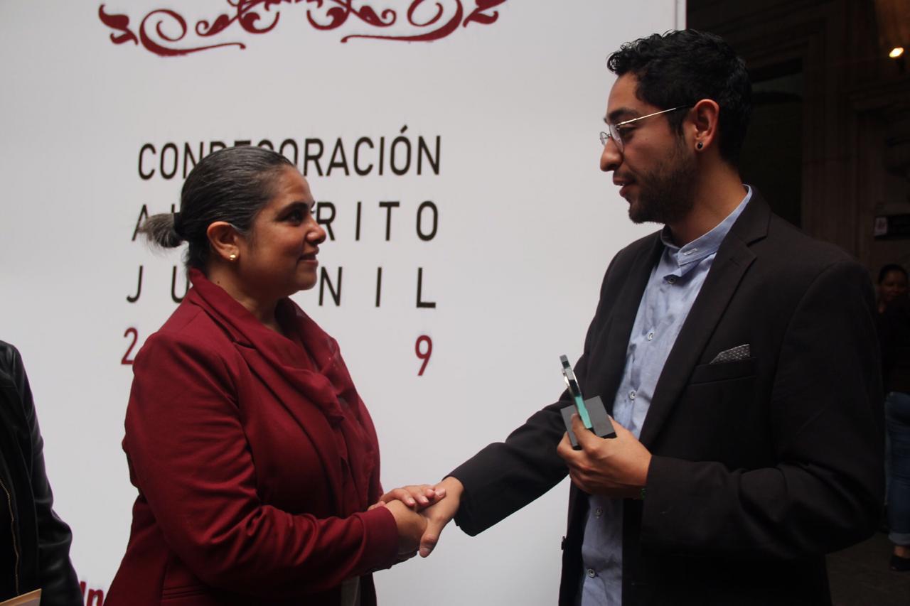 Impulsa SeCultura a Yahir Morales, premio al Mérito Juvenil en el ámbito cultural