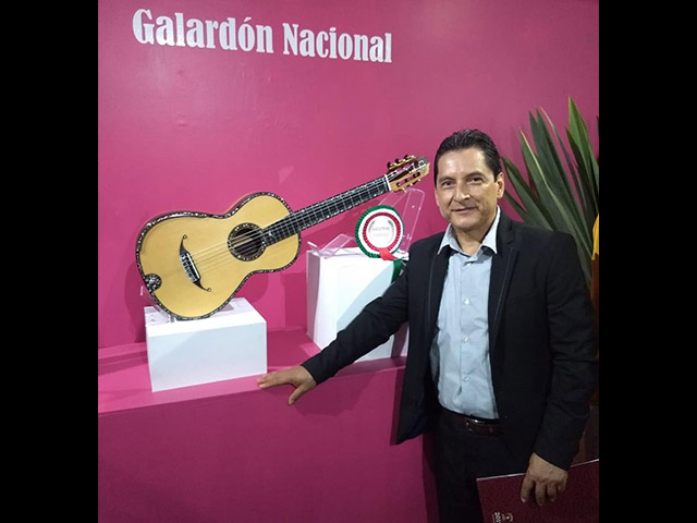 Laudero michoacano, ganador del  Galardón Nacional 2019